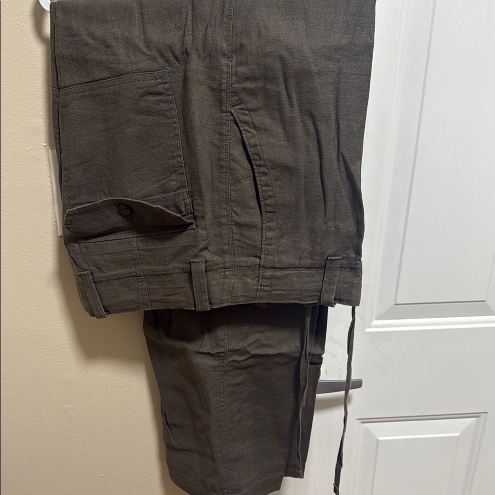 Perry Ellis Brown Cargo Pants with Sturdy Fabric